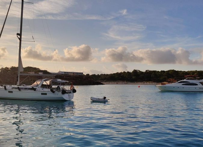 ⭐ Navega y Báñate en Cala: 5 Horas Inolvidables en Velero⛵✨